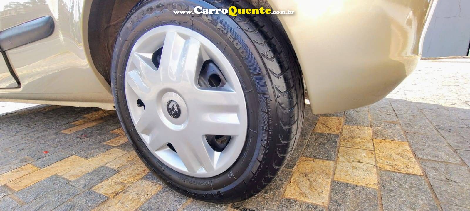 RENAULT CLIO 1.0 CAMPUS 16V 2012 - Loja