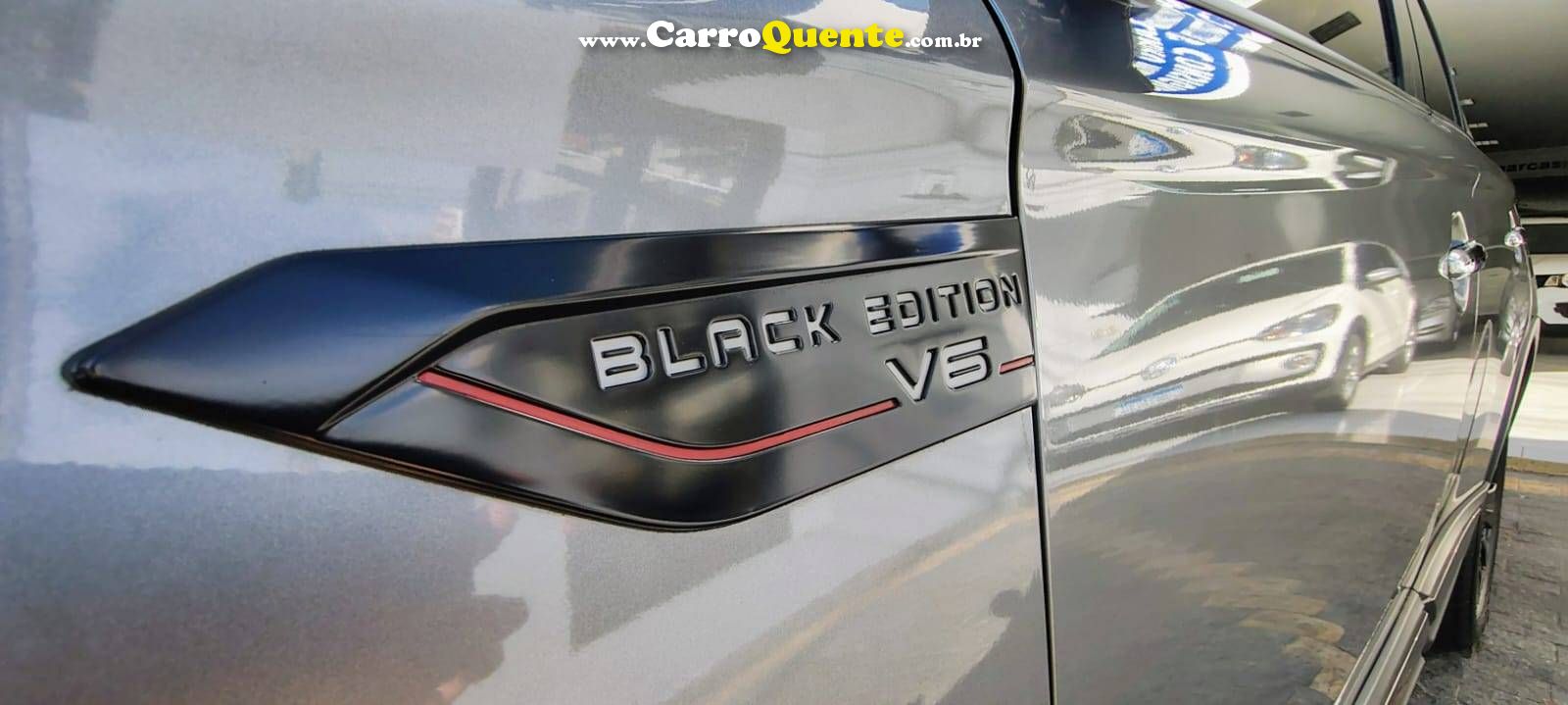 MITSUBISHI OUTLANDER 3.0 MIVEC V6 HPE-S BLACK EDITION AWD 2022 - Loja