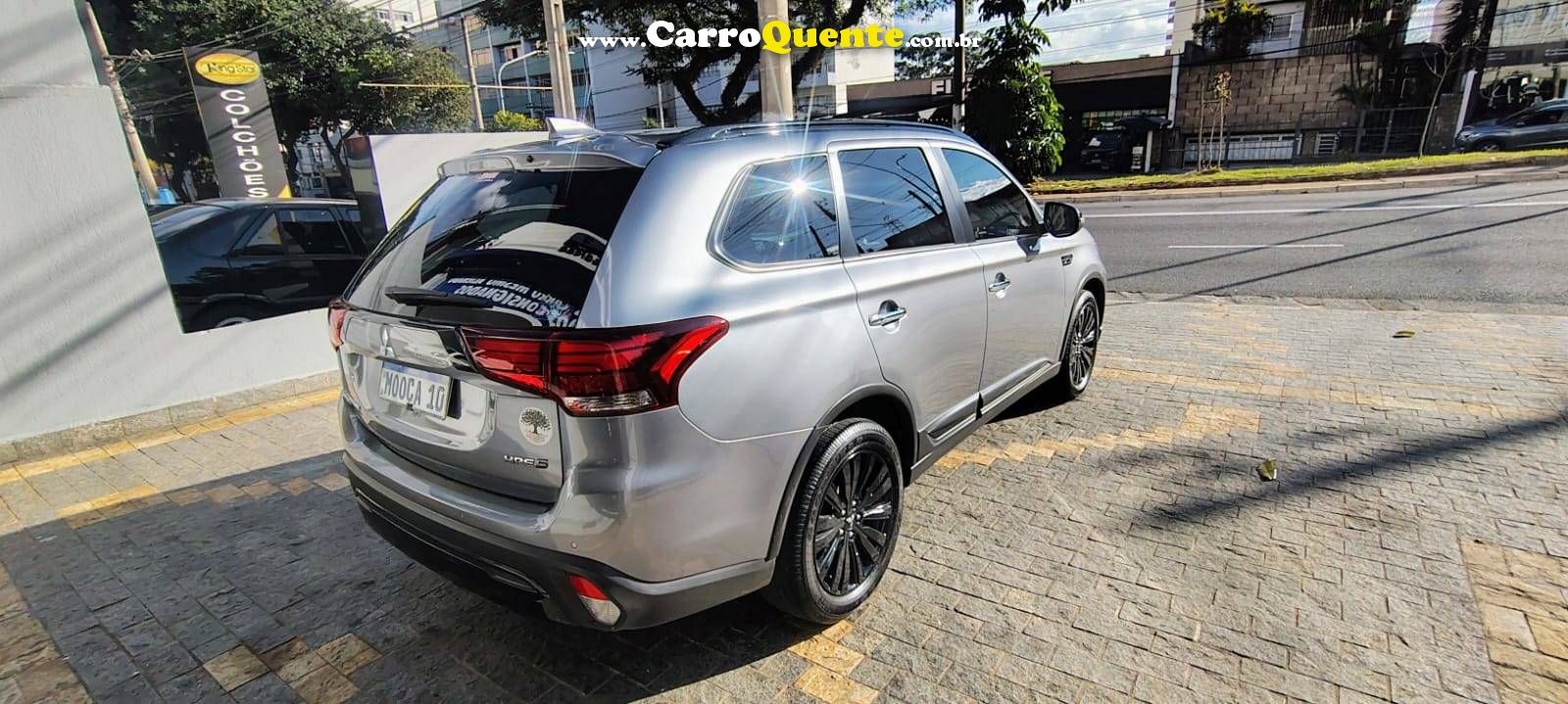 MITSUBISHI OUTLANDER 3.0 MIVEC V6 HPE-S BLACK EDITION AWD 2022 - Loja