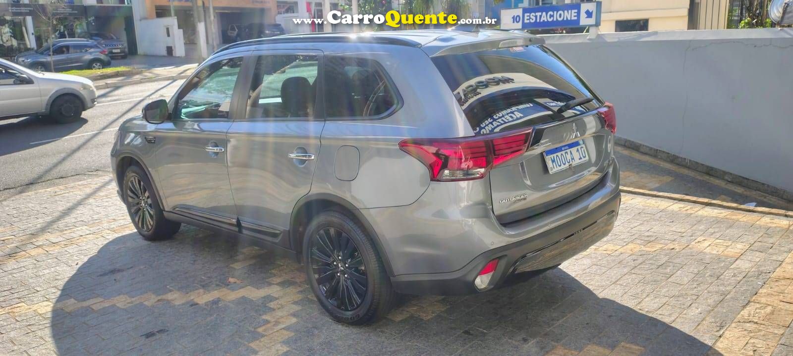 MITSUBISHI OUTLANDER 3.0 MIVEC V6 HPE-S BLACK EDITION AWD 2022 - Loja