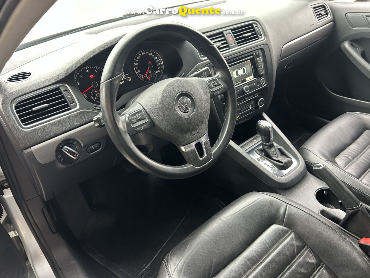 VOLKSWAGEN   JETTA HIGHLINE 2.0 TSI 16V 4P TIPTRONIC   PRATA 2012 2.0 GASOLINA - Loja