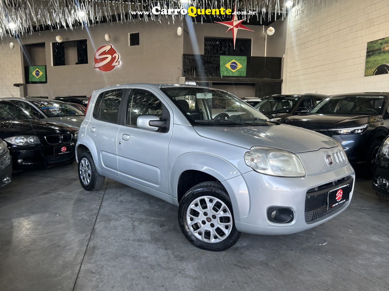 FIAT   UNO VIVACE CELEB. 1.0 EVO F.FLEX 8V 5P   PRATA 2013 1.0 FLEX - Loja