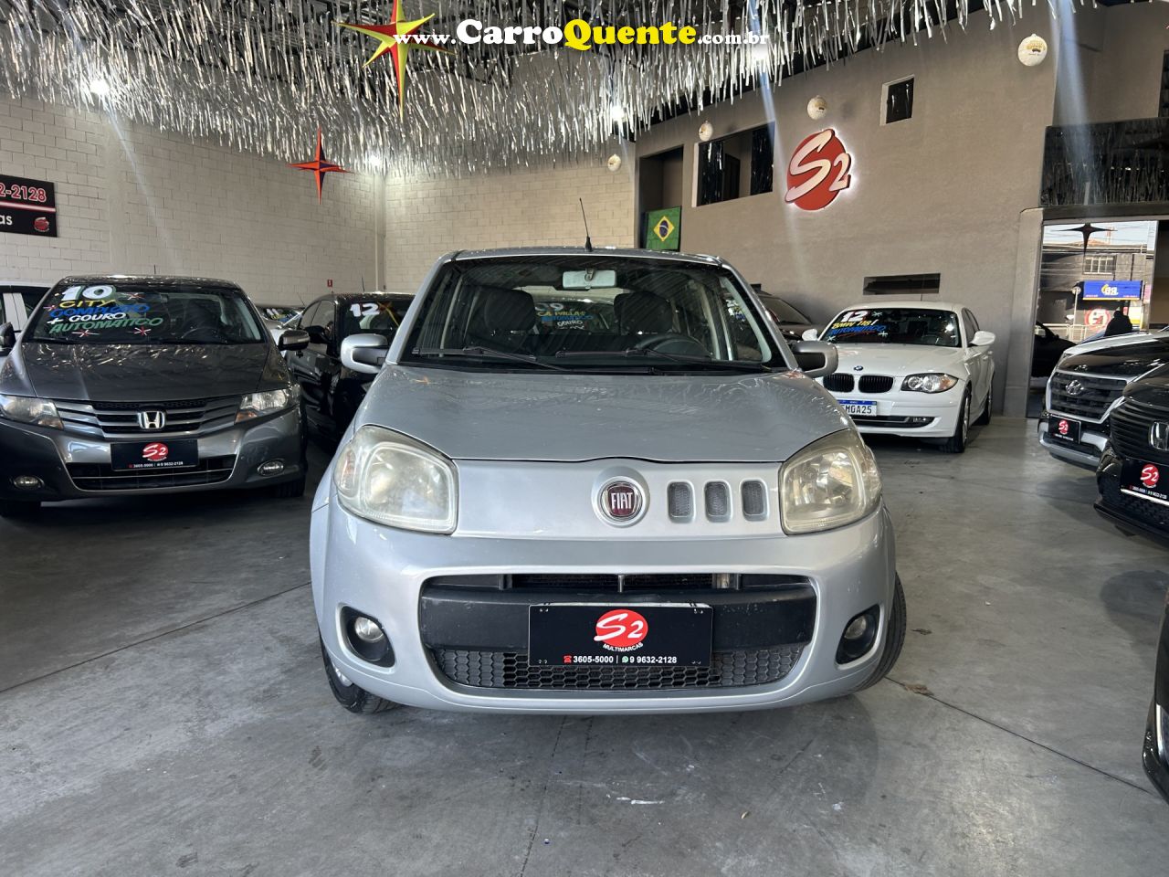 FIAT   UNO VIVACE CELEB. 1.0 EVO F.FLEX 8V 5P   PRATA 2013 1.0 FLEX - Loja