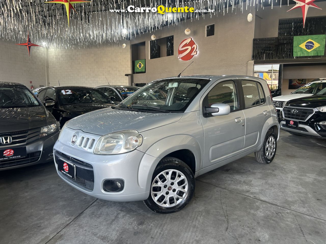 FIAT   UNO VIVACE CELEB. 1.0 EVO F.FLEX 8V 5P   PRATA 2013 1.0 FLEX - Loja