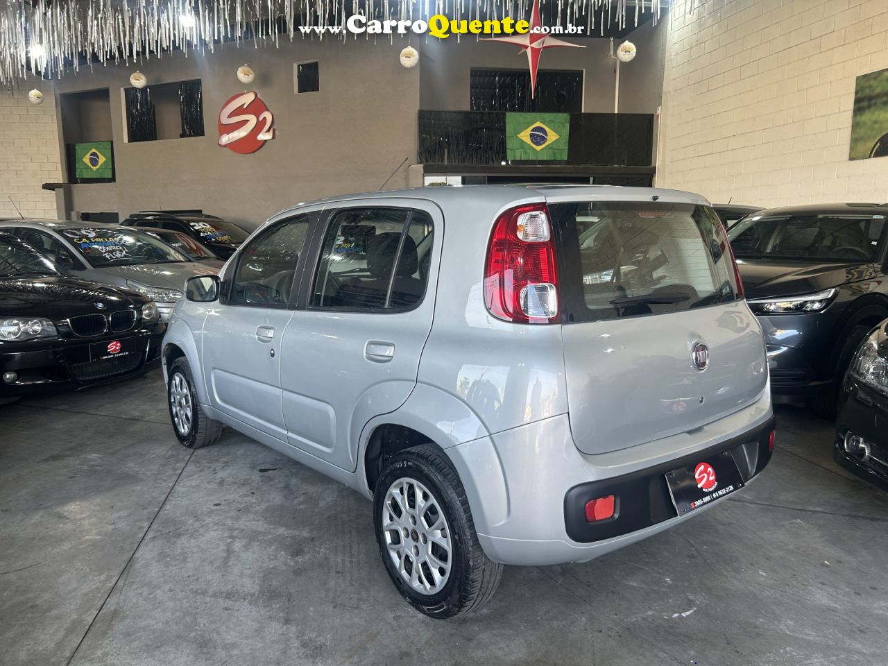 FIAT   UNO VIVACE CELEB. 1.0 EVO F.FLEX 8V 5P   PRATA 2013 1.0 FLEX - Loja