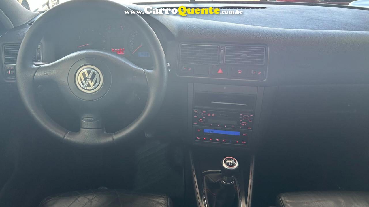 VOLKSWAGEN   GOLF GTI 1.8 MI 20V TURBO 4P MEC.   PRATA 2001 1.8 GASOLINA - Loja