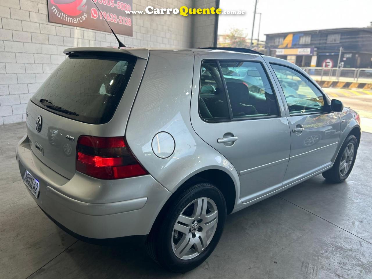 VOLKSWAGEN   GOLF GTI 1.8 MI 20V TURBO 4P MEC.   PRATA 2001 1.8 GASOLINA - Loja