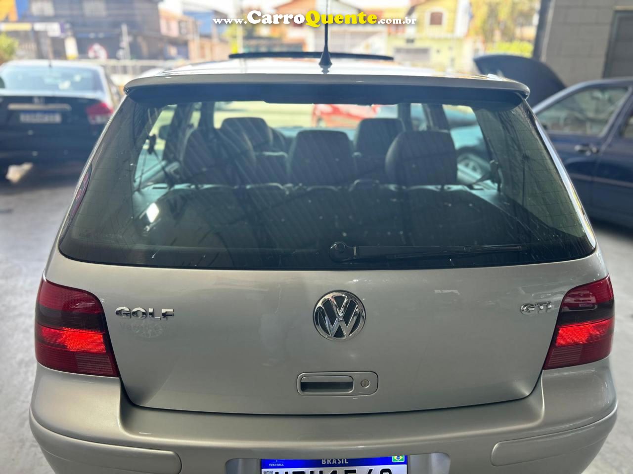 VOLKSWAGEN   GOLF GTI 1.8 MI 20V TURBO 4P MEC.   PRATA 2001 1.8 GASOLINA - Loja