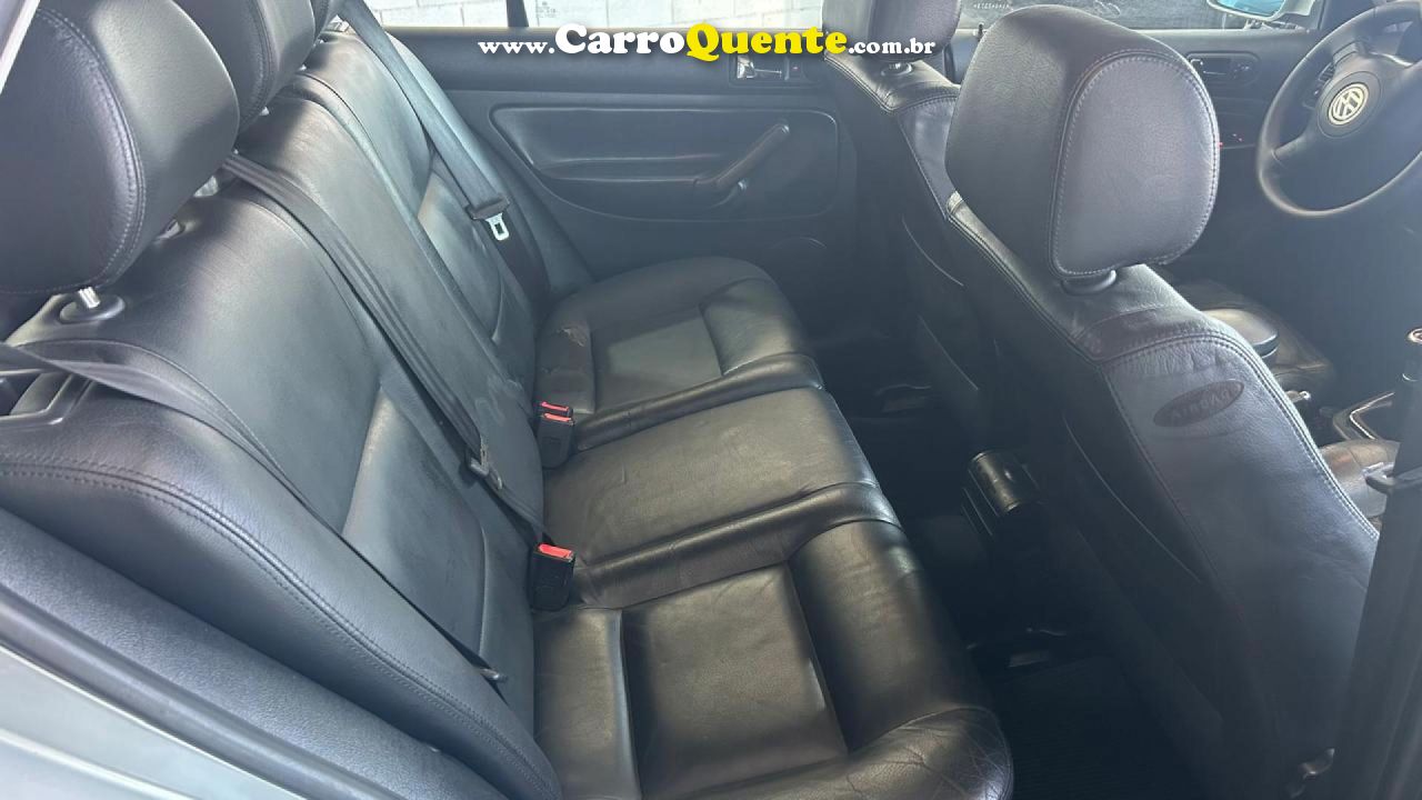 VOLKSWAGEN   GOLF GTI 1.8 MI 20V TURBO 4P MEC.   PRATA 2001 1.8 GASOLINA - Loja