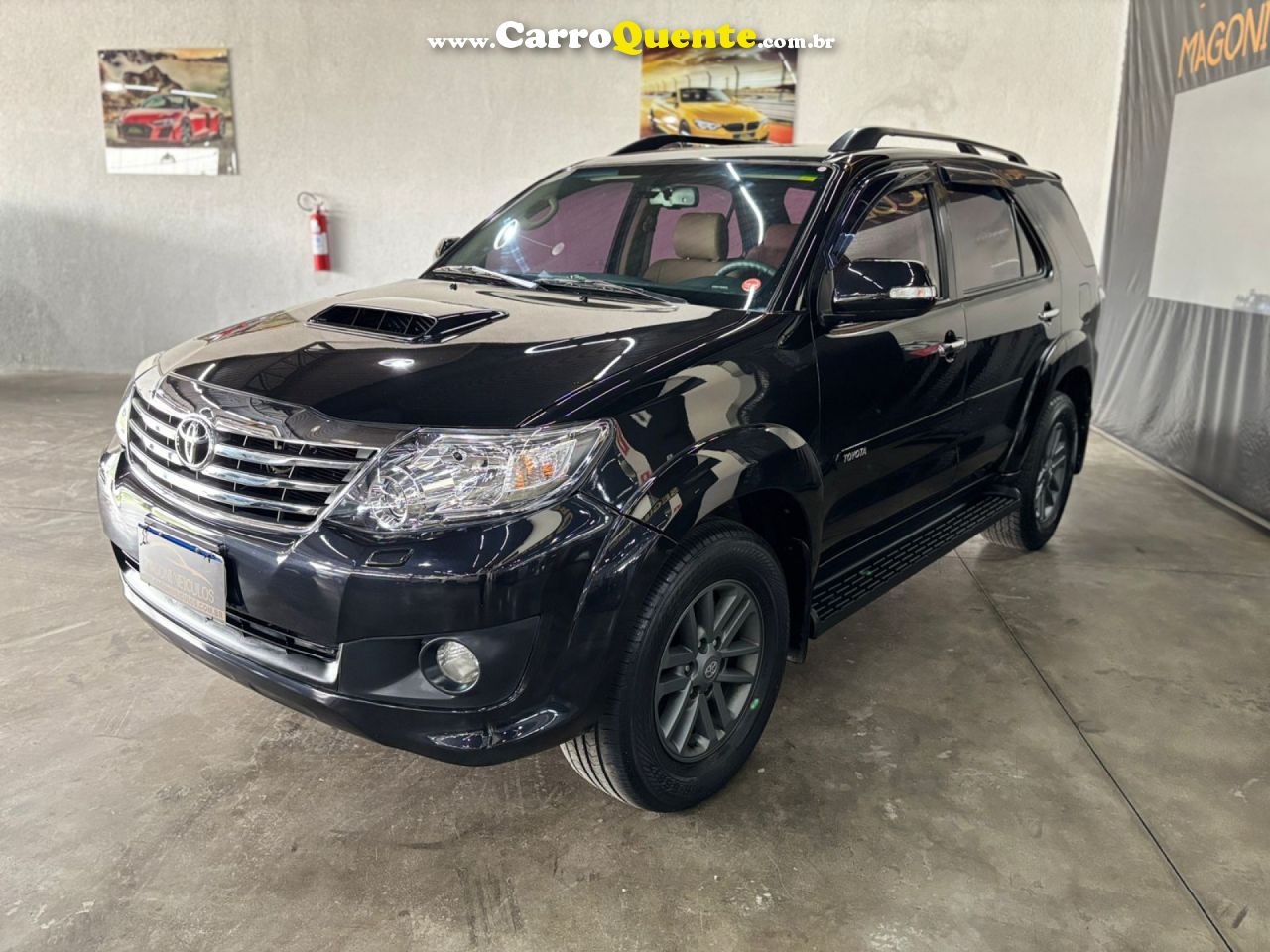 TOYOTA   HILUX SW4 SRV D4-D 4X4 3.0 TDI DIES. AUT   PRETO 2014 3.0 DIESEL - Loja
