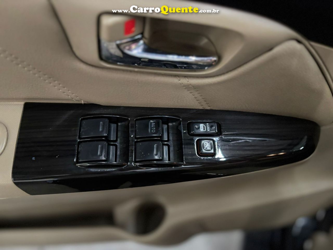 TOYOTA   HILUX SW4 SRV D4-D 4X4 3.0 TDI DIES. AUT   PRETO 2014 3.0 DIESEL - Loja