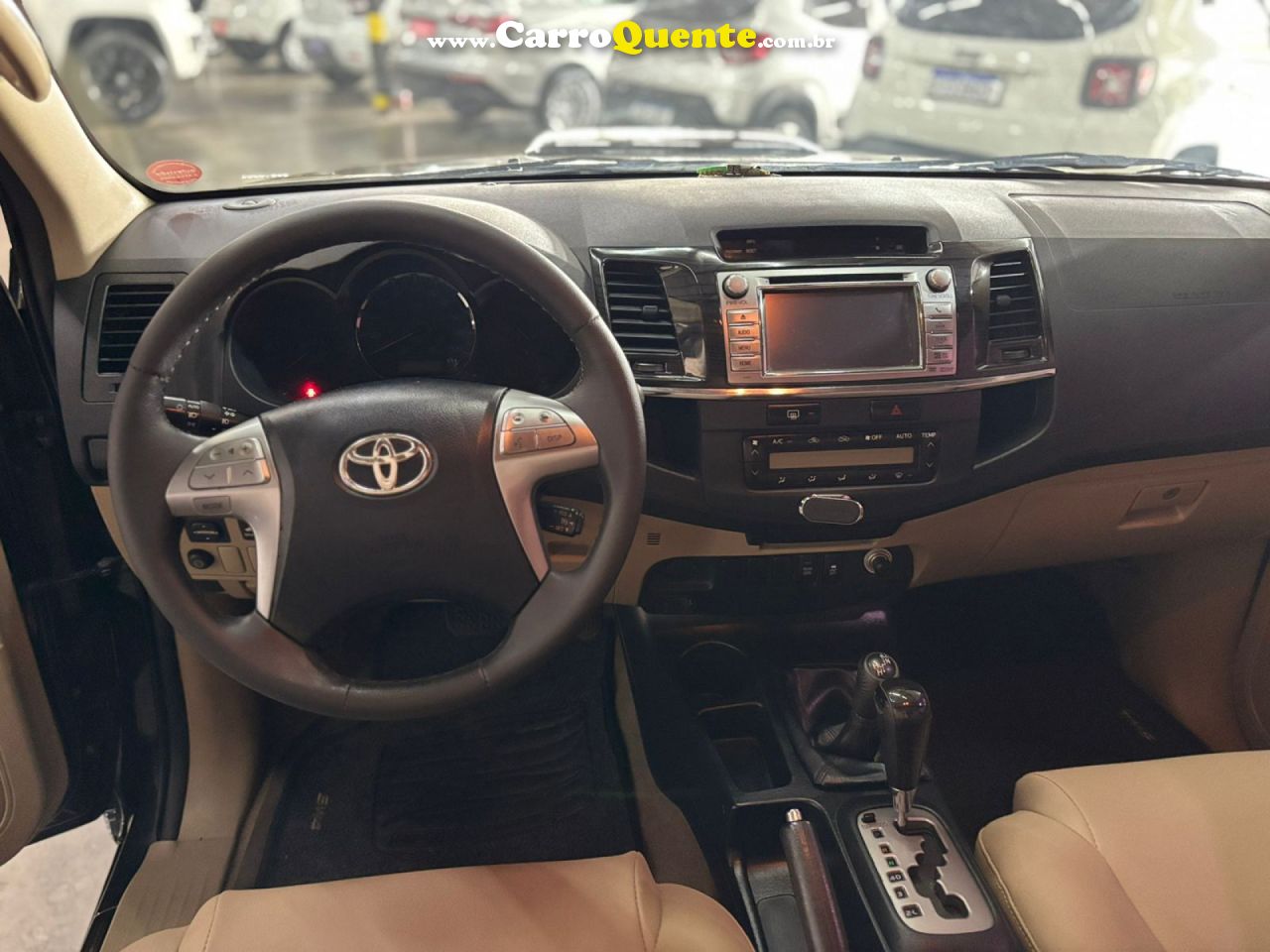 TOYOTA   HILUX SW4 SRV D4-D 4X4 3.0 TDI DIES. AUT   PRETO 2014 3.0 DIESEL - Loja