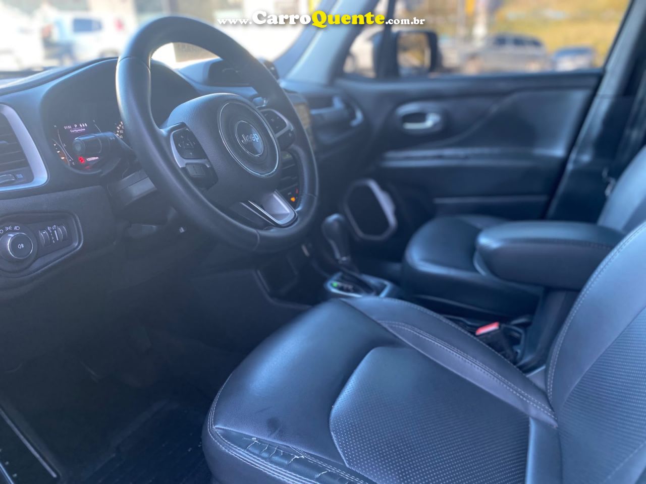 JEEP   RENEGADE1.8 4X2 FLEX 16V AUT.(PCD)   PRATA 2019 1.8 FLEX - Loja