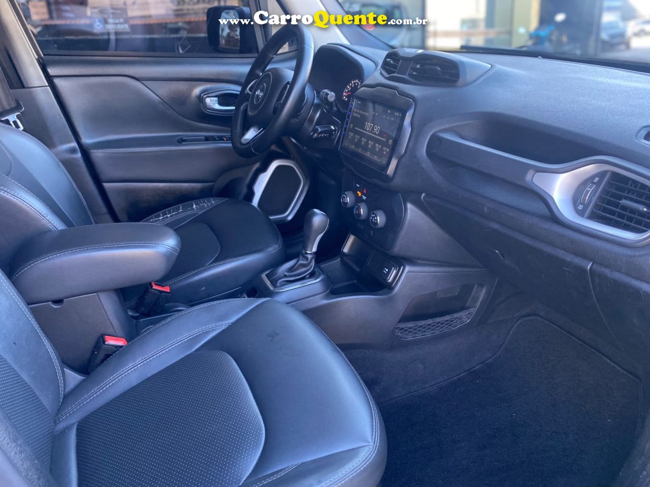 JEEP   RENEGADE1.8 4X2 FLEX 16V AUT.(PCD)   PRATA 2019 1.8 FLEX - Loja