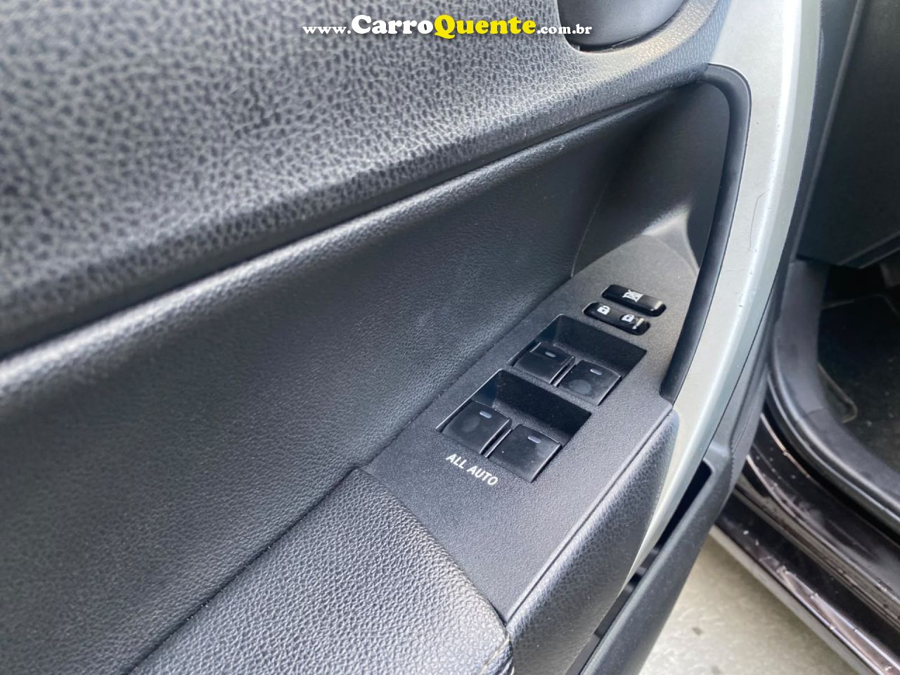 TOYOTA   COROLLA XEI 2.0 FLEX 16V AUT.   MARROM 2019 2.0 FLEX - Loja