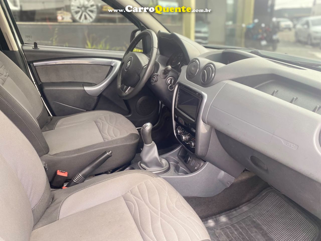 RENAULT   DUSTER DYNAMIQUE 1.6 FLEX 16V MEC.   BRANCO 2014 1.6 FLEX - Loja