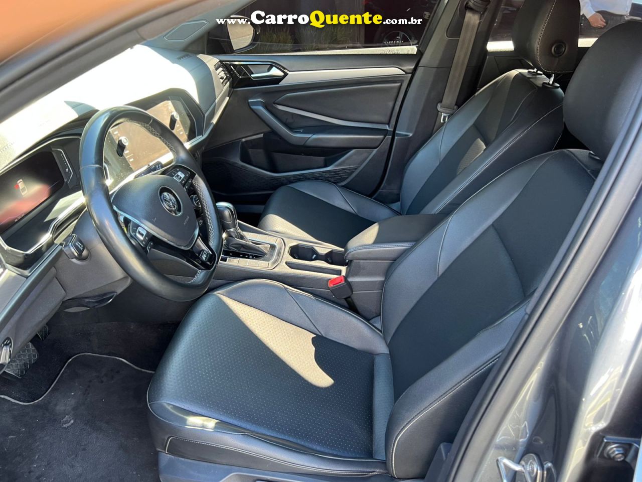 VOLKSWAGEN   JETTA R-LINE 250 TSI 1.4 FLEX 16V AUT.   CINZA 2019 1.4 FLEX - Loja