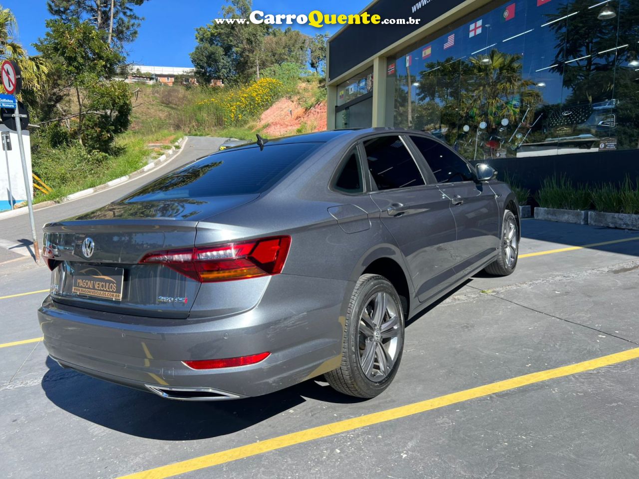 VOLKSWAGEN   JETTA R-LINE 250 TSI 1.4 FLEX 16V AUT.   CINZA 2019 1.4 FLEX - Loja