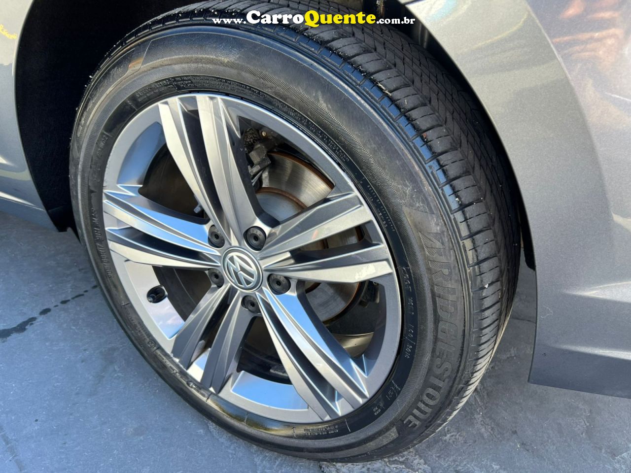 VOLKSWAGEN   JETTA R-LINE 250 TSI 1.4 FLEX 16V AUT.   CINZA 2019 1.4 FLEX - Loja