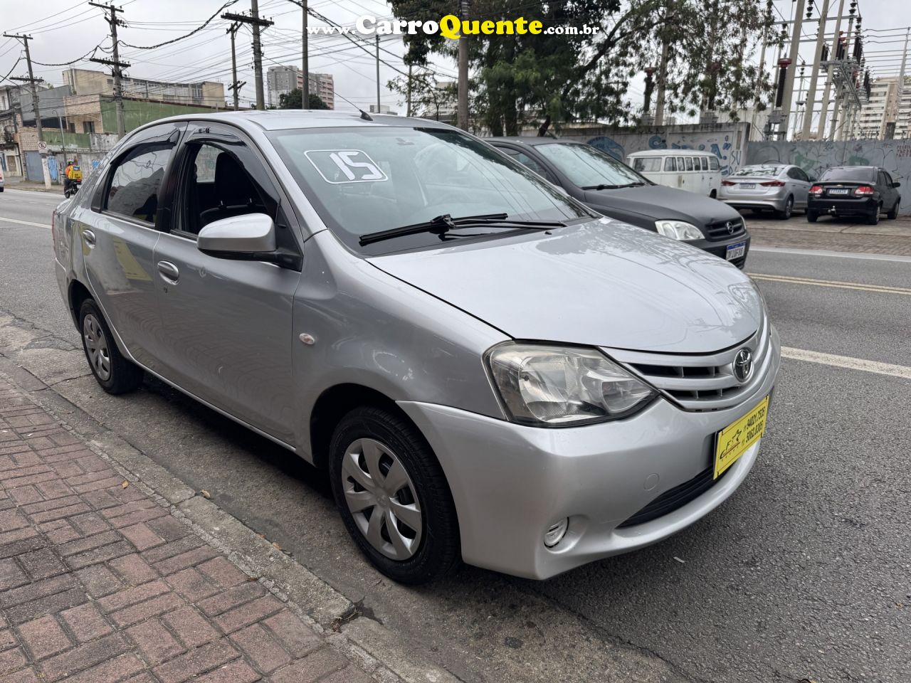TOYOTA   ETIOS X SEDAN 1.5 FLEX 16V 4P MEC.   PRATA 2015 1.5 FLEX - Loja