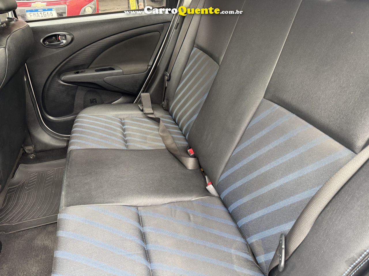 TOYOTA   ETIOS X SEDAN 1.5 FLEX 16V 4P MEC.   PRATA 2015 1.5 FLEX - Loja