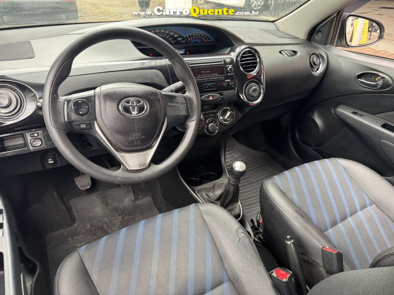 TOYOTA   ETIOS X SEDAN 1.5 FLEX 16V 4P MEC.   PRATA 2015 1.5 FLEX - Loja