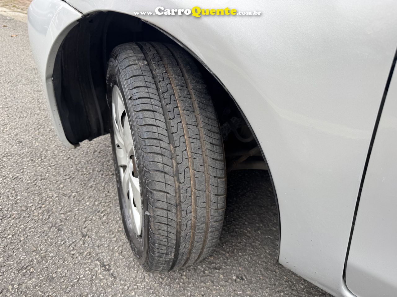 TOYOTA   ETIOS X SEDAN 1.5 FLEX 16V 4P MEC.   PRATA 2015 1.5 FLEX - Loja