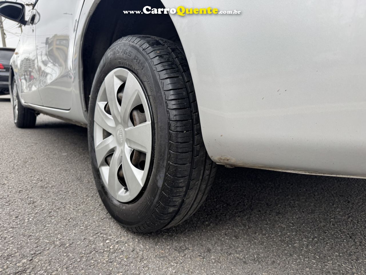 TOYOTA   ETIOS X SEDAN 1.5 FLEX 16V 4P MEC.   PRATA 2015 1.5 FLEX - Loja