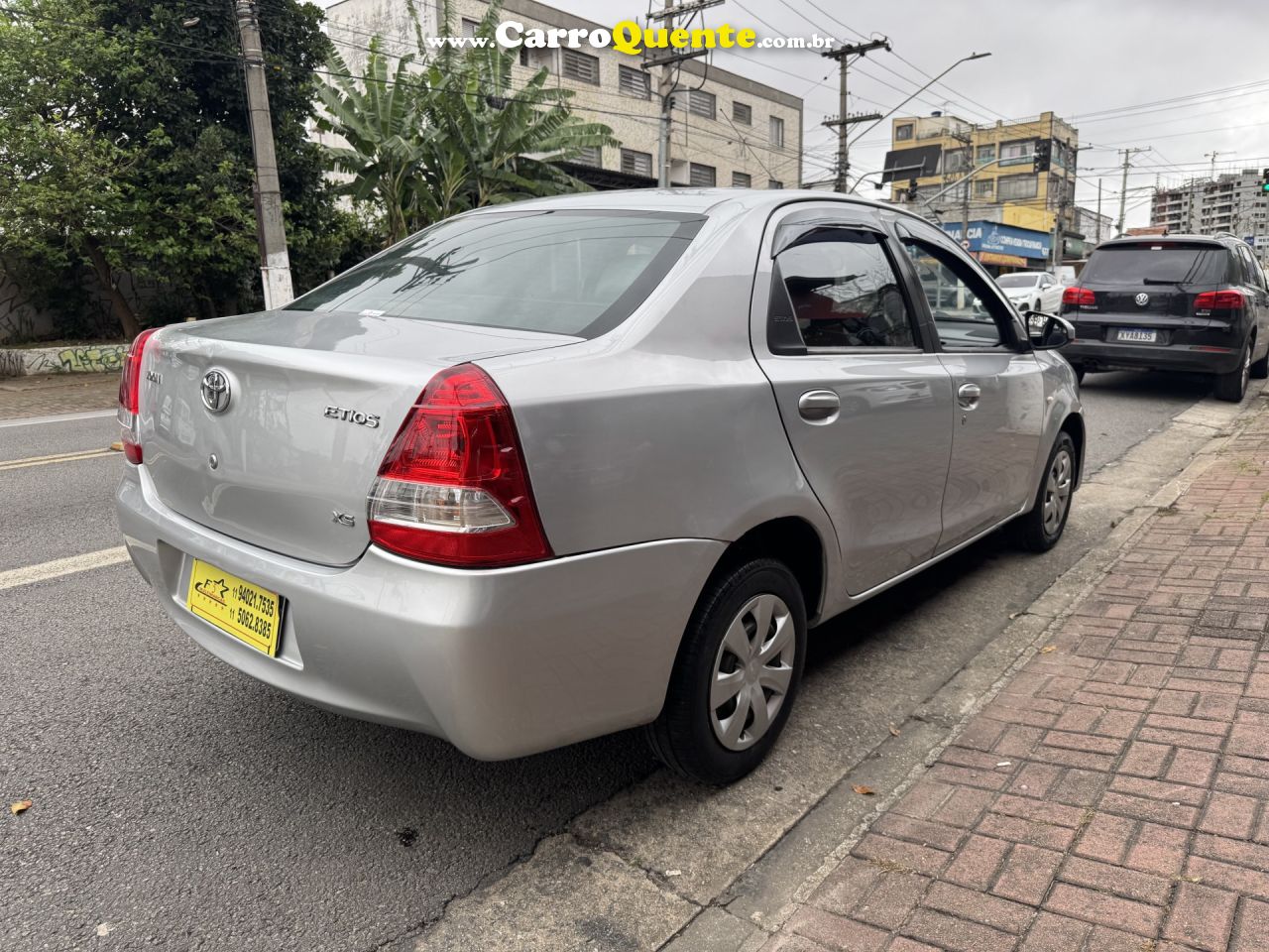 TOYOTA   ETIOS X SEDAN 1.5 FLEX 16V 4P MEC.   PRATA 2015 1.5 FLEX - Loja