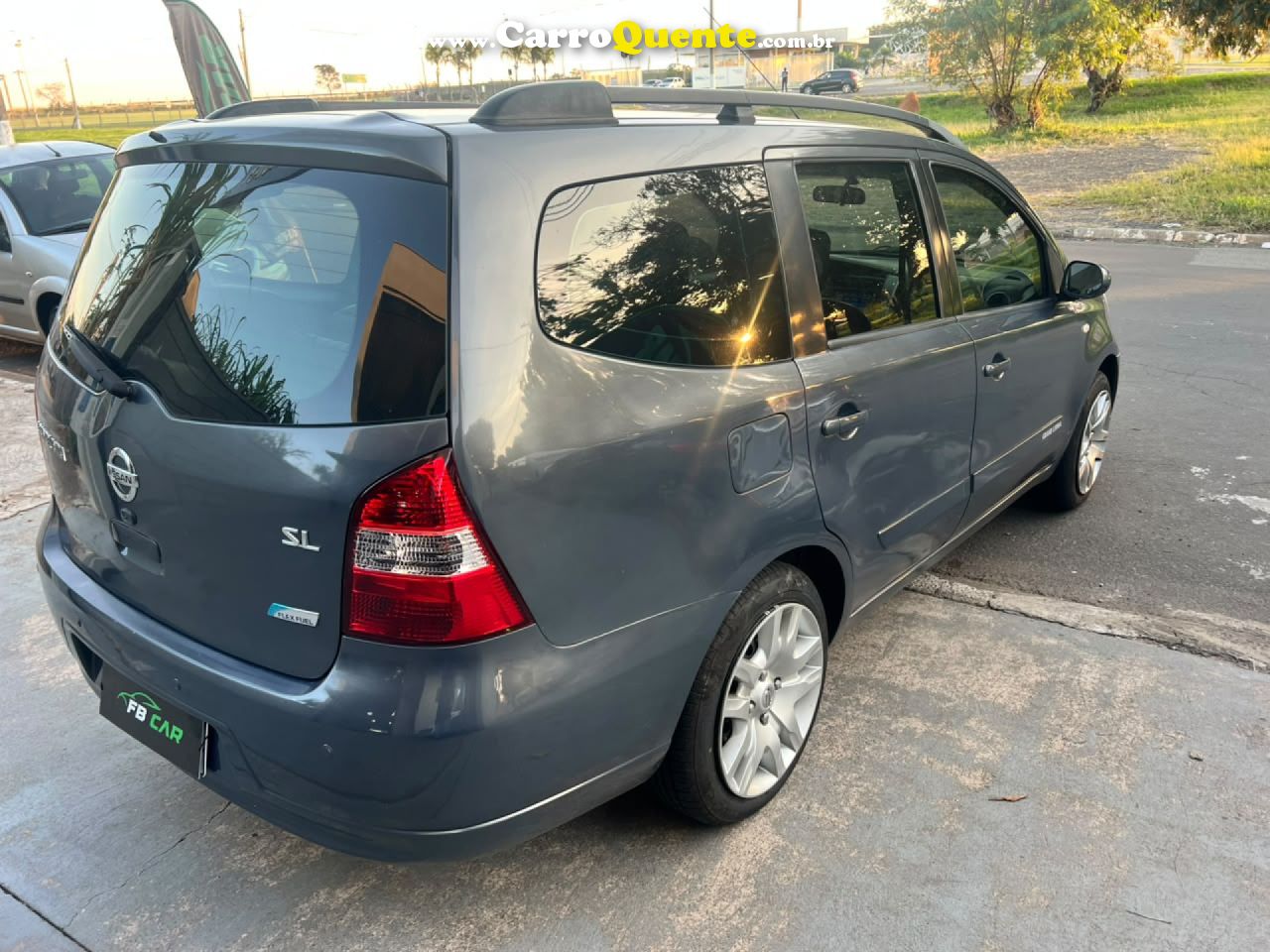 NISSAN   LIVINA GRAND SL 1.8 16V FLEX FUEL AUT.   CINZA 2012 1.8 FLEX - Loja