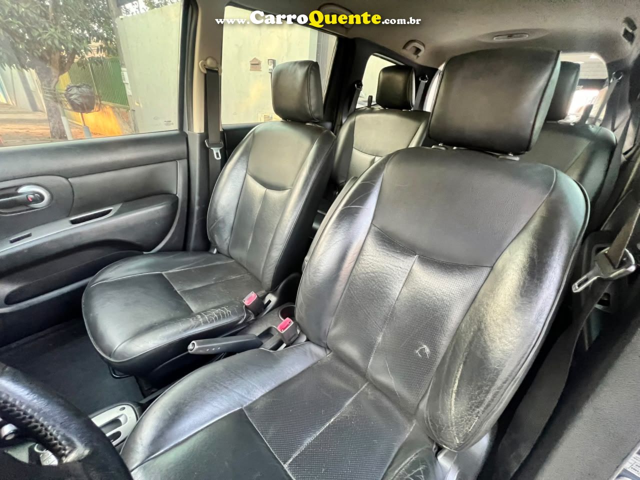 NISSAN   LIVINA GRAND SL 1.8 16V FLEX FUEL AUT.   CINZA 2012 1.8 FLEX - Loja