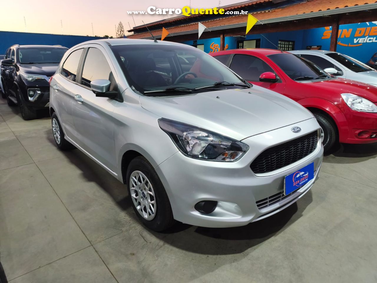 FORD   KA 1.0 SESE PLUS TIVCT FLEX 5P   PRATA 2018 1.0 FLEX - Loja