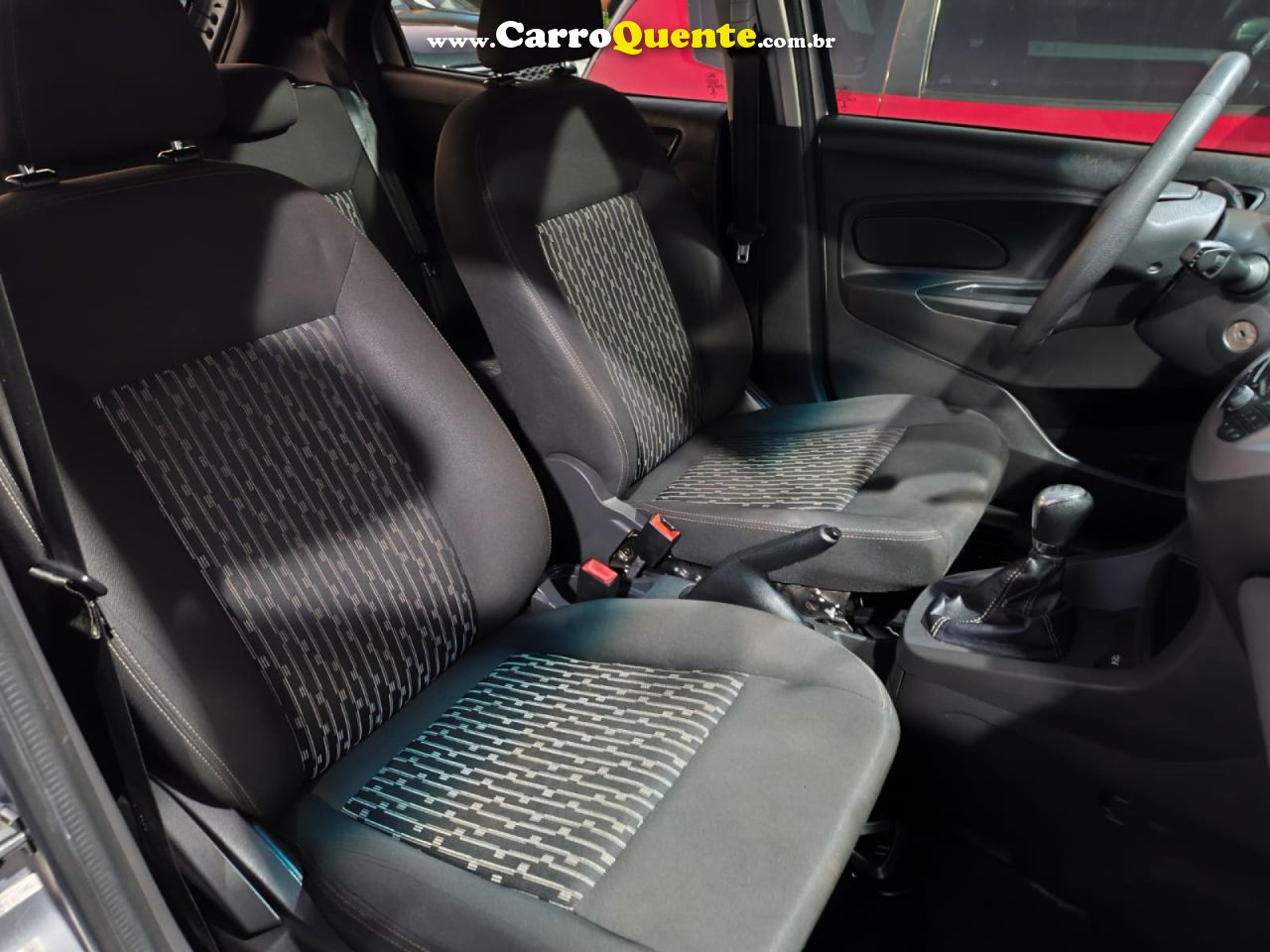 FORD   KA 1.0 SESE PLUS TIVCT FLEX 5P   PRATA 2018 1.0 FLEX - Loja