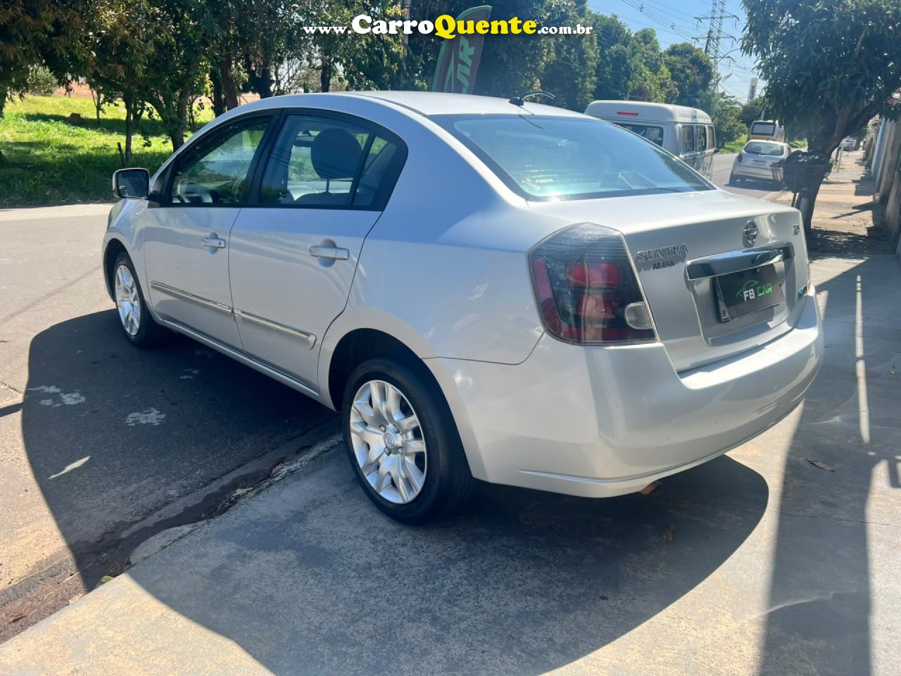 NISSAN   SENTRA 2.0 2.0 FLEX FUEL 16V MEC.   PRATA 2013 2.0 FLEX - Loja