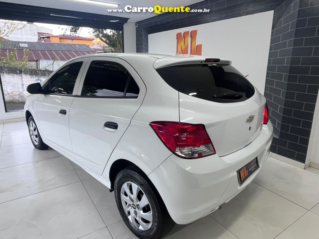CHEVROLET   ONIX HATCH LS 1.0 8V FLEXPOWER 5P MEC.   BRANCO 2016 1.0 FLEX - Loja