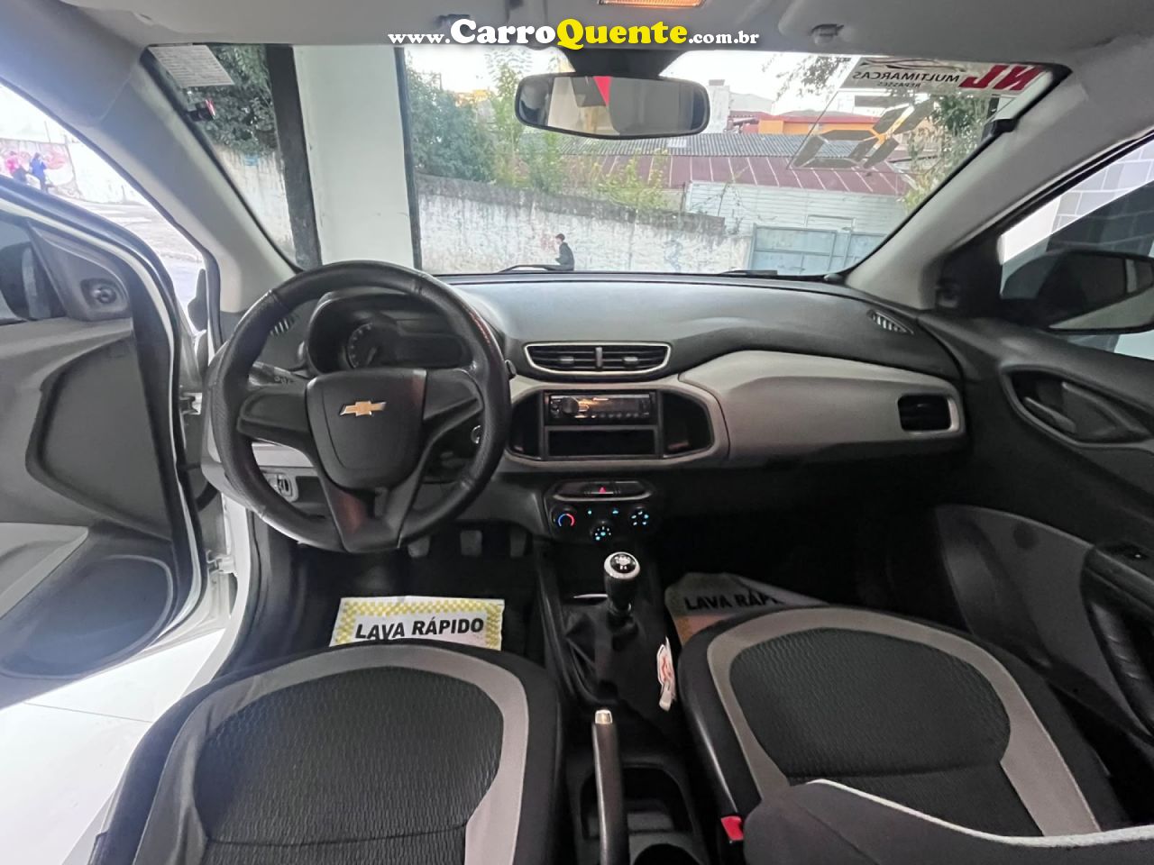 CHEVROLET   ONIX HATCH LS 1.0 8V FLEXPOWER 5P MEC.   BRANCO 2016 1.0 FLEX - Loja