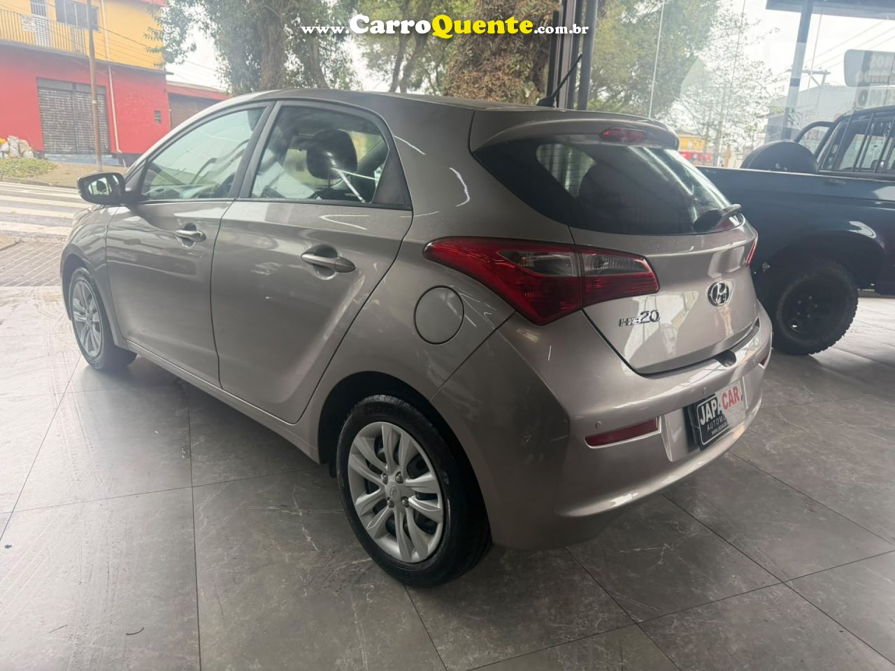 HYUNDAI   HB20 COMFORT PLUS 1.0 TB FLEX 12V MEC.   PRATA 2017 1.0 FLEX - Loja
