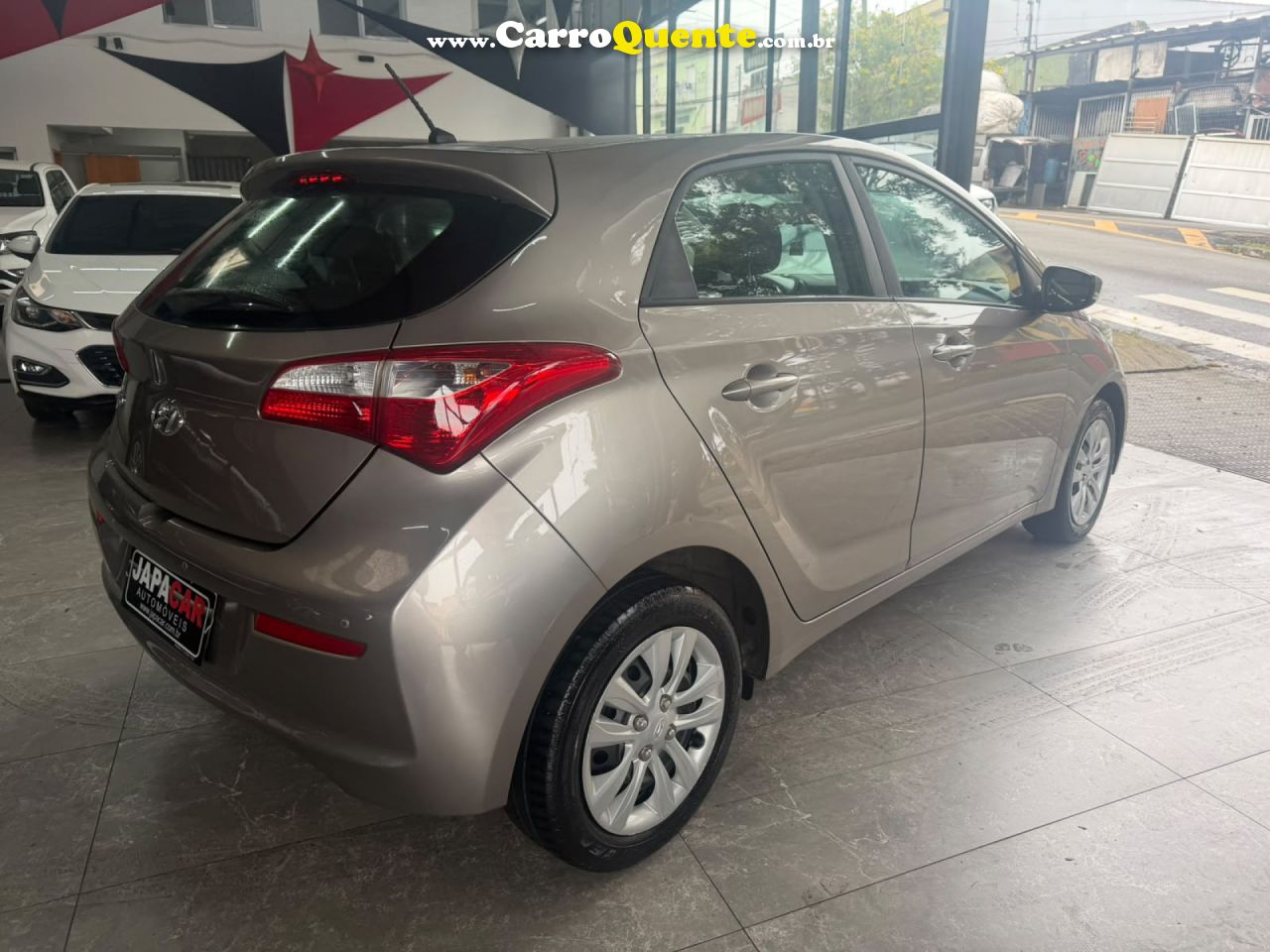 HYUNDAI   HB20 COMFORT PLUS 1.0 TB FLEX 12V MEC.   PRATA 2017 1.0 FLEX - Loja