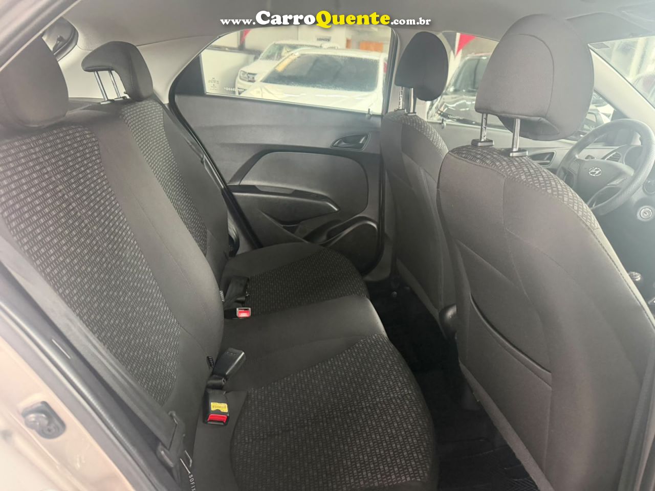 HYUNDAI   HB20 COMFORT PLUS 1.0 TB FLEX 12V MEC.   PRATA 2017 1.0 FLEX - Loja