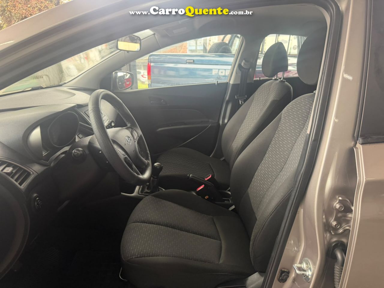 HYUNDAI   HB20 COMFORT PLUS 1.0 TB FLEX 12V MEC.   PRATA 2017 1.0 FLEX - Loja