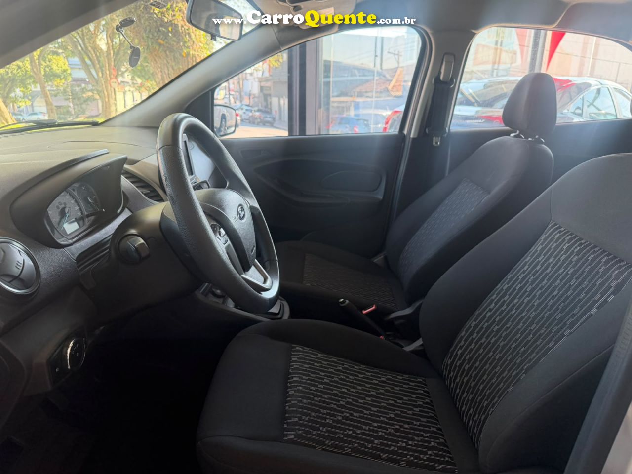 FORD   KA 1.5 SEDAN SE PLUS 12V FLEX 4P AUT.   PRATA 2020 1.5 FLEX - Loja