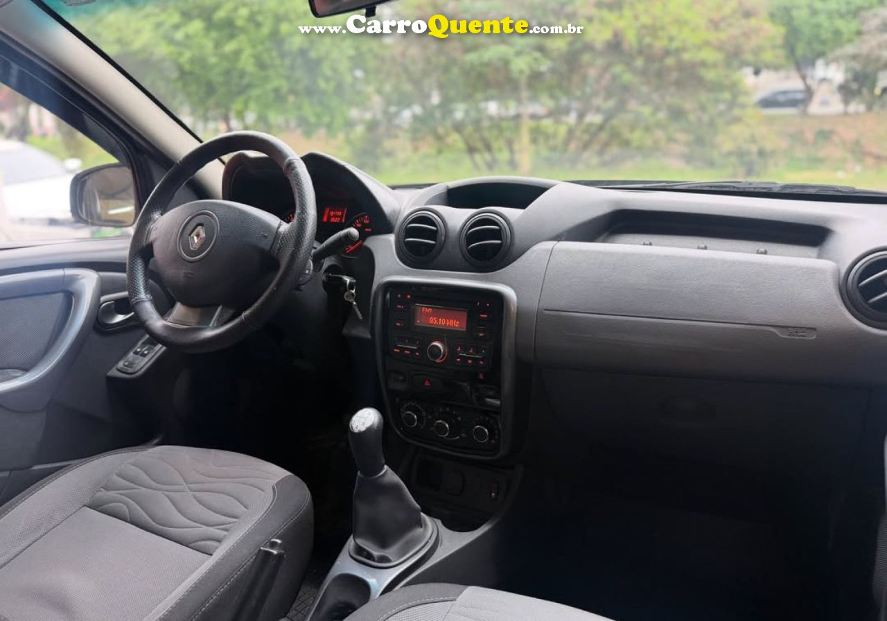 RENAULT   DUSTER DYNAMIQUE 1.6 FLEX 16V MEC.   CINZA 2014 1.6 FLEX - Loja