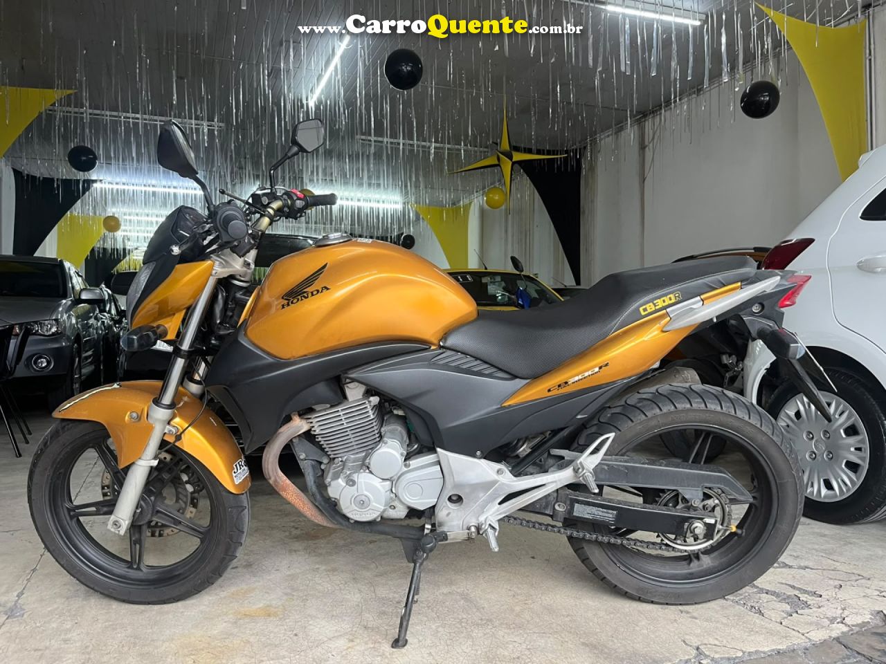 HONDA   CB300R   AMARELO 2010 300 GASOLINA - Loja