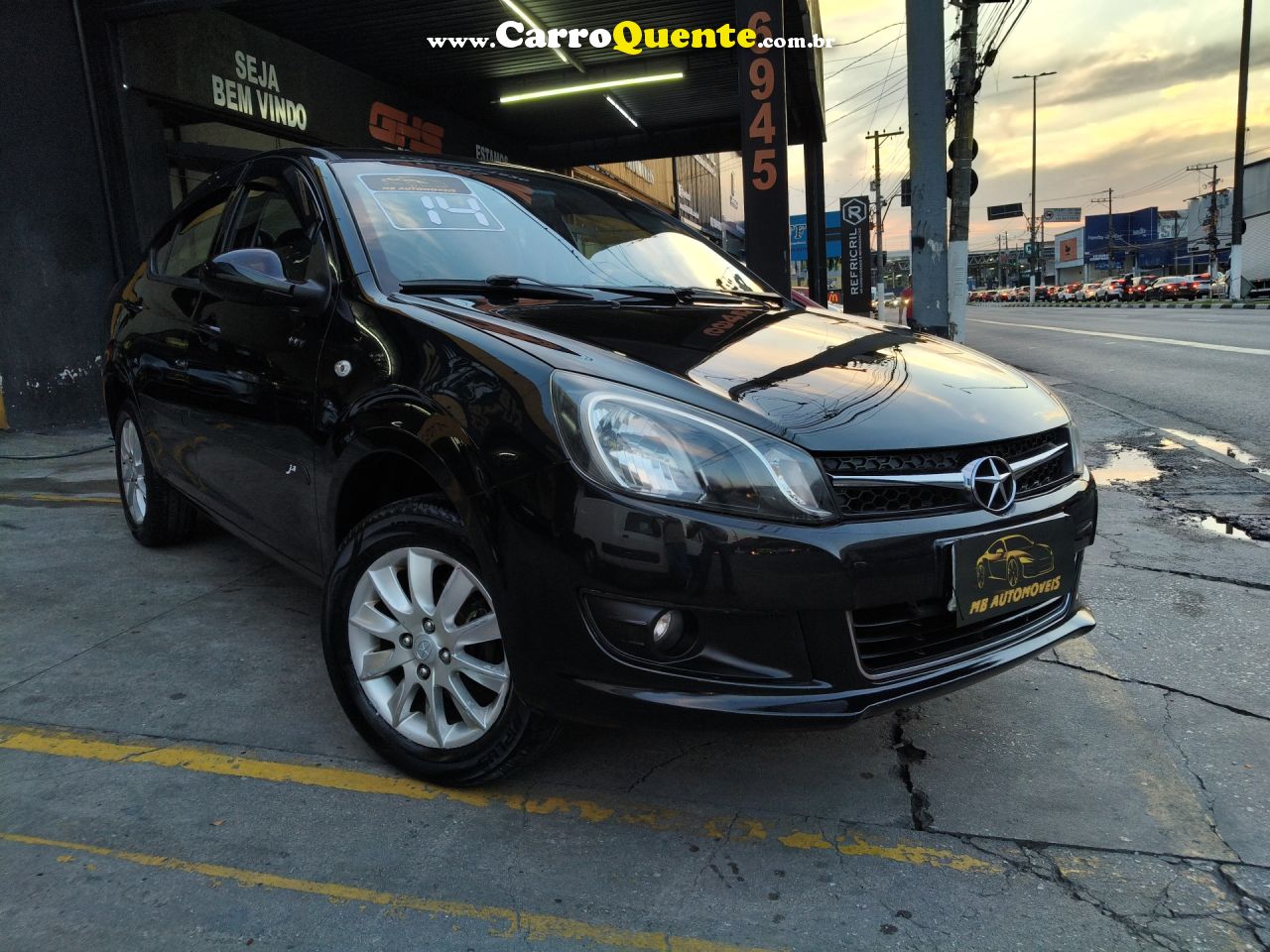 JAC   J3 TURIN SEDAN 1.4 16V 4P MEC.   PRETO 2014 1.4 GASOLINA - Loja