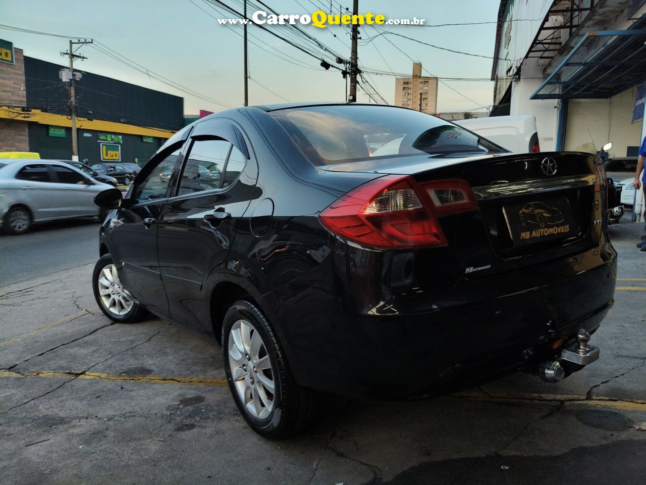 JAC   J3 TURIN SEDAN 1.4 16V 4P MEC.   PRETO 2014 1.4 GASOLINA - Loja