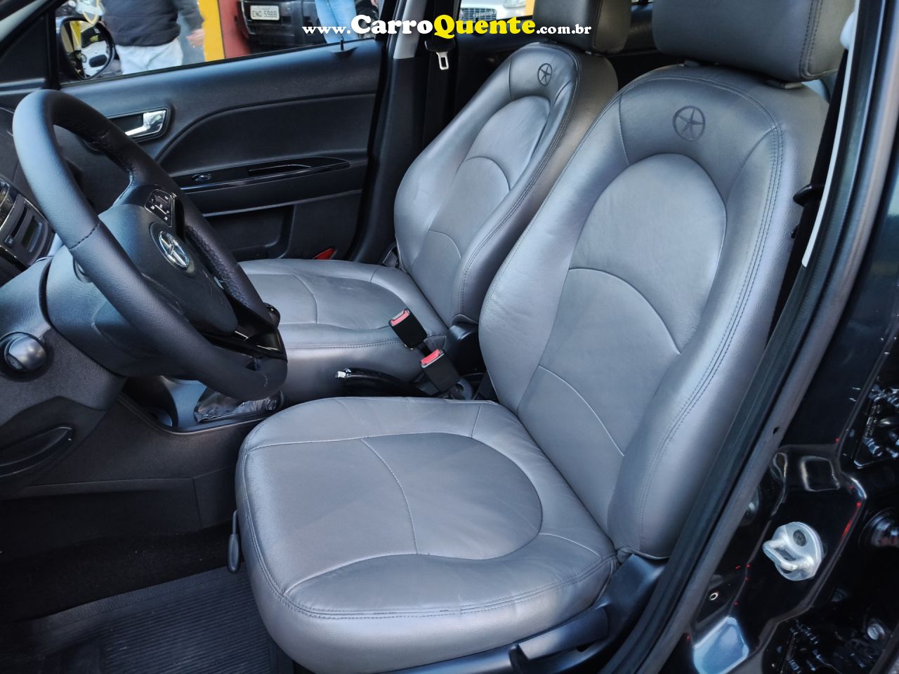 JAC   J3 TURIN SEDAN 1.4 16V 4P MEC.   PRETO 2014 1.4 GASOLINA - Loja