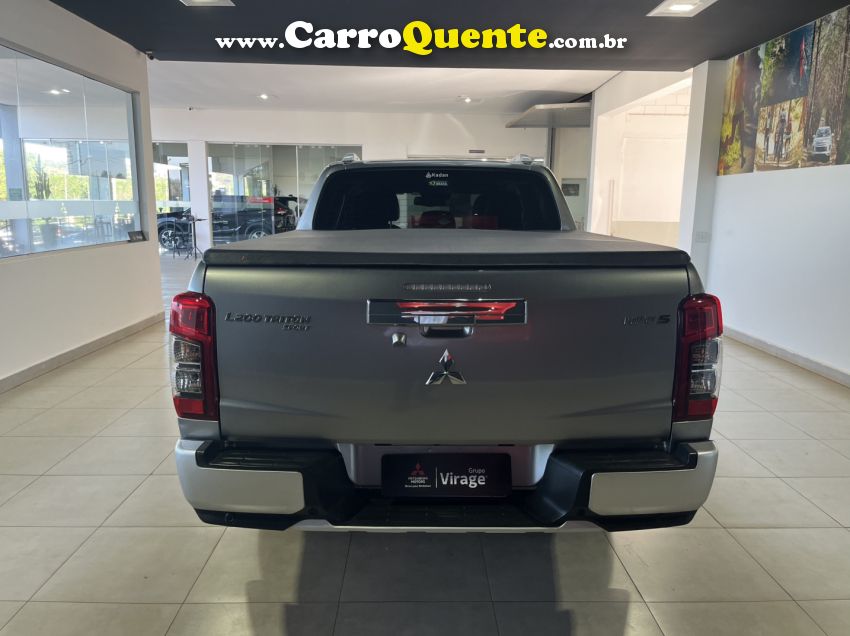 Mitsubishi L200 TRITON 2.4 16V TURBO DIESEL SPORT HPE-S CD 4P 4X4 AUTOMÁTICO - Loja