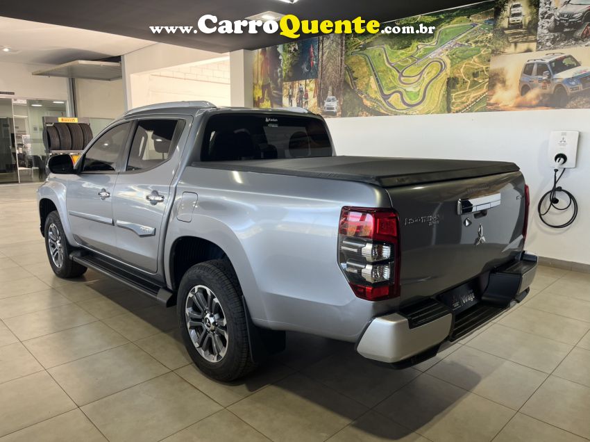 Mitsubishi L200 TRITON 2.4 16V TURBO DIESEL SPORT HPE-S CD 4P 4X4 AUTOMÁTICO - Loja