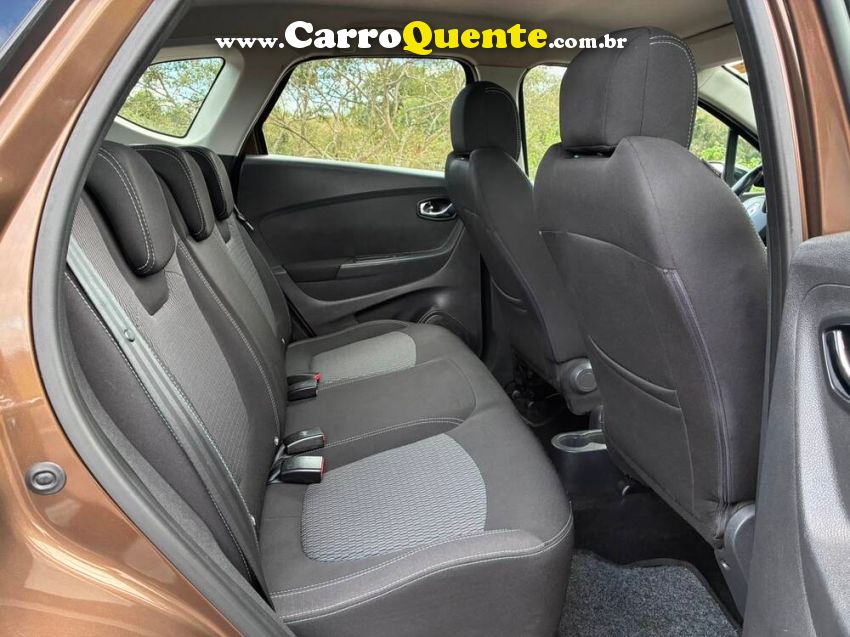 Renault CAPTUR 1.6 16V SCE FLEX LIFE X-TRONIC - Loja