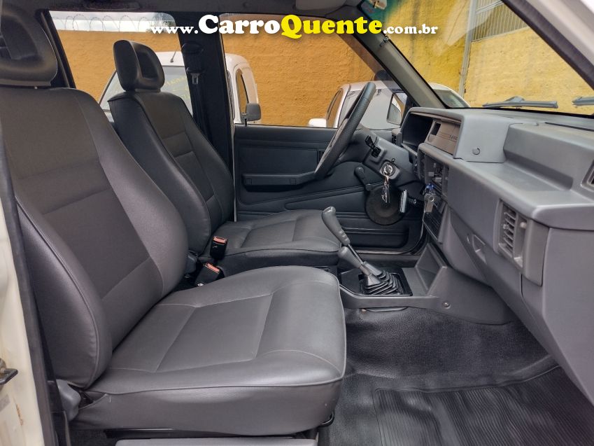 Mitsubishi L200 2.5 GL 4X4 CD 8V TURBO DIESEL 4P MANUAL - Loja